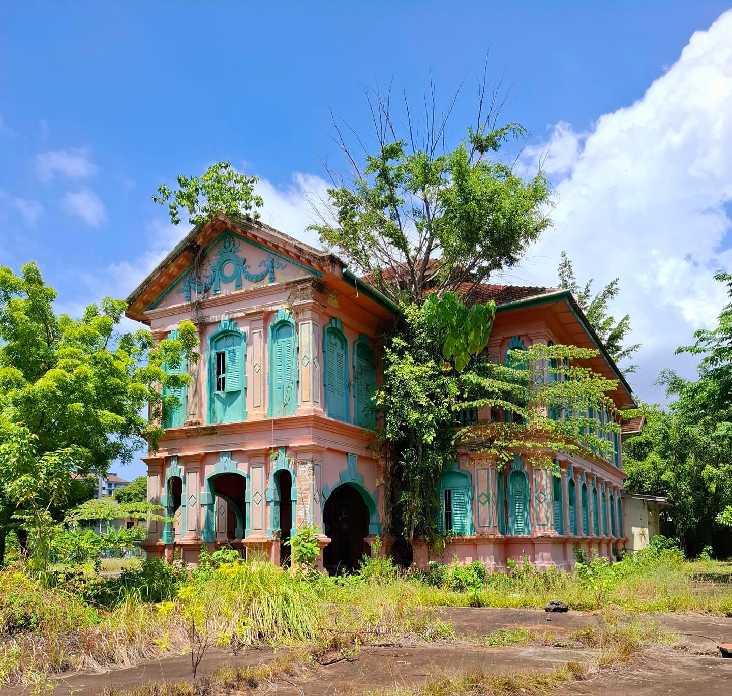 The Darbar Hall in its original state, a Straits Eclectic mansion on Burmah Road, Penang